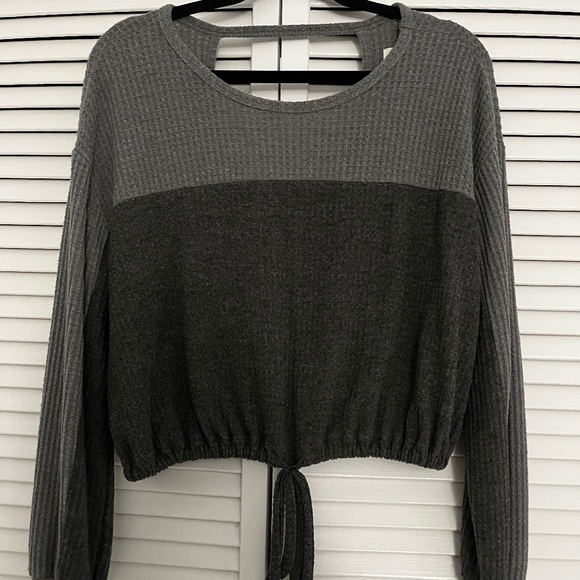 Hollister Two Toned Open Back Sweater - Picture 1 of 5